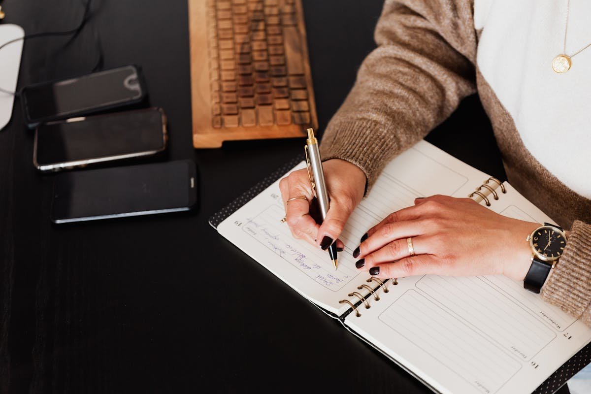 How to Journal for Manifestation: Effective Manifestation Prompts That Actually Work 1 Journal for Manifestation