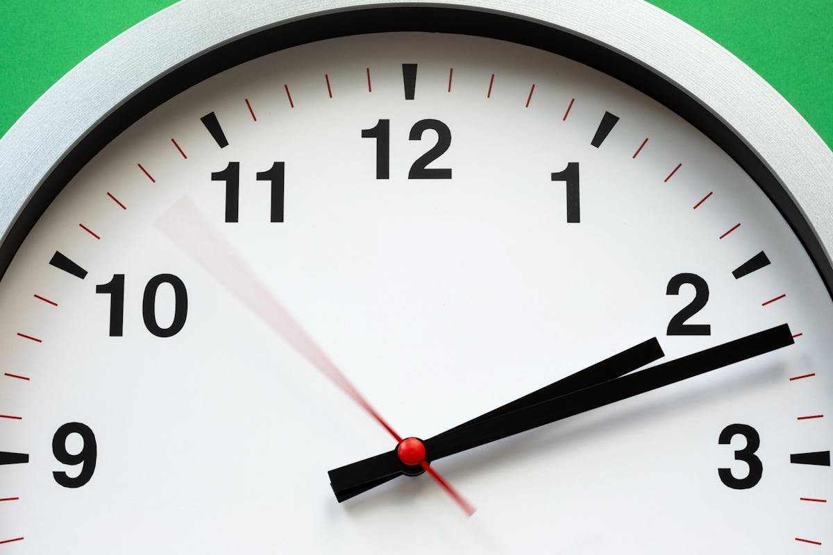 Mel Robbins’ 5 Second Rule for Manifestation: How to Attract Success Faster 8 Mel Robbins 5 Second Rule