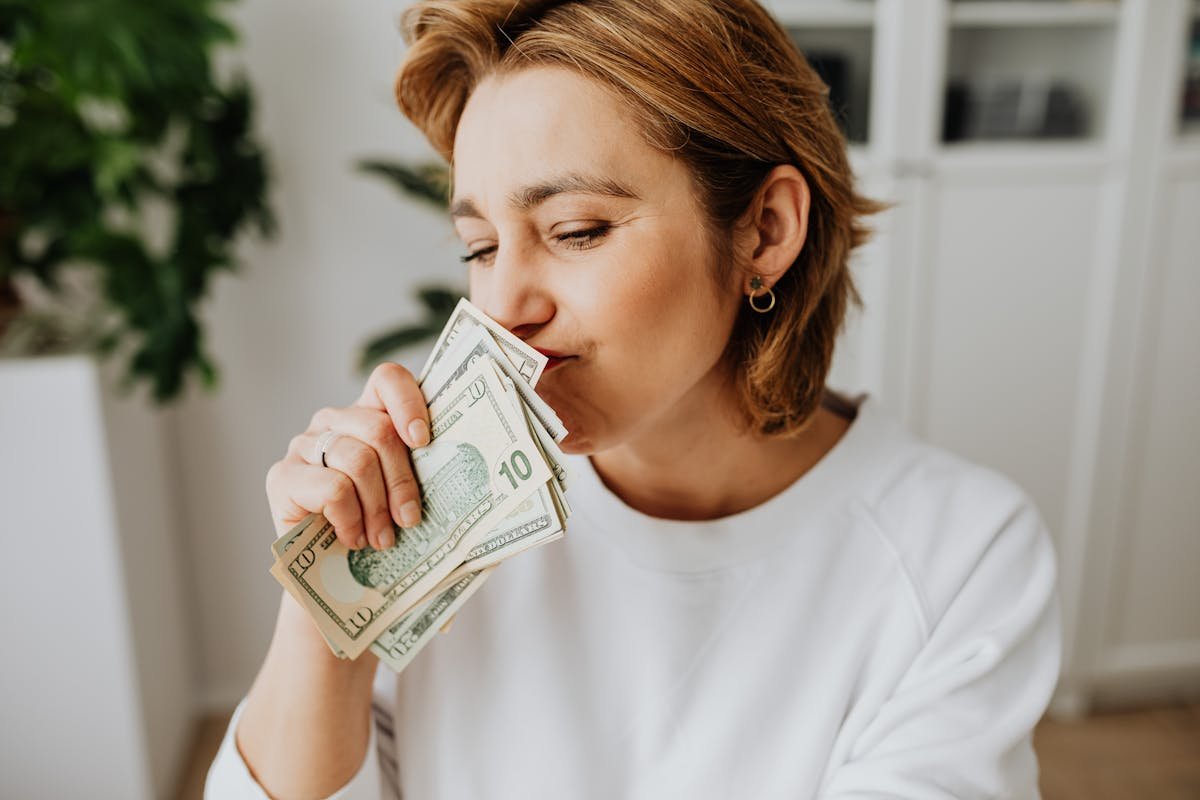 Law of Attraction Money Affirmations: The Ultimate Guide to Attracting Wealth (Even If You’ve Failed Before) 7 Law of Attraction Money Affirmations