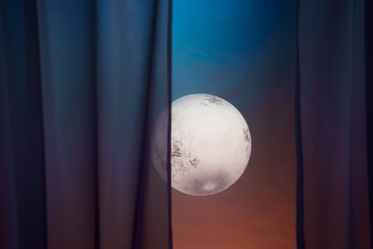 How to Manifest During a Full Moon: A Step-by-Step Guide (2025) 1 manifest during a full moon